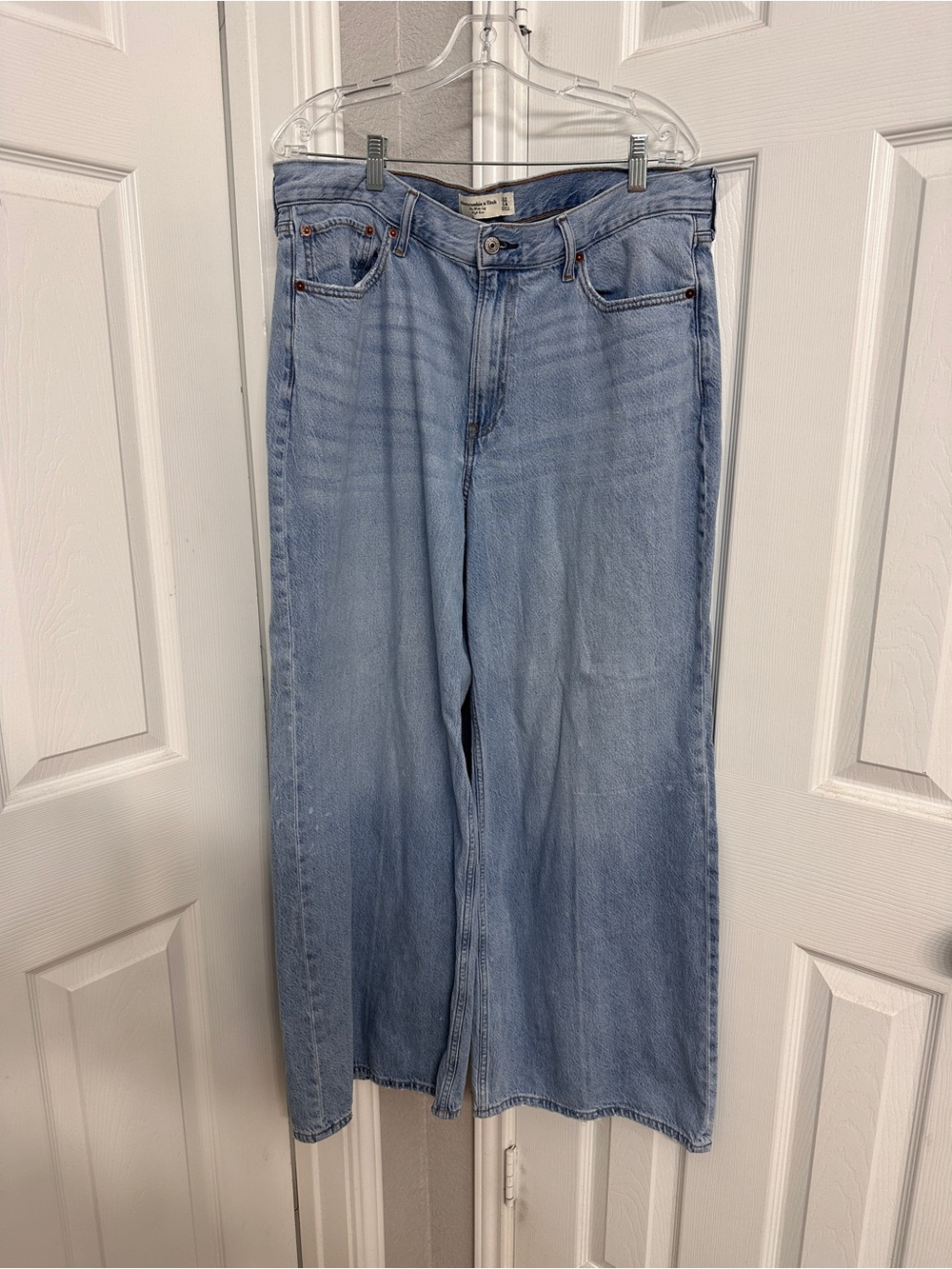 Abercrombie & Fitch Light Blue High-Rise Wide Leg Jeans